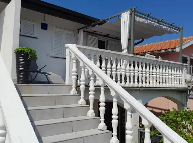 Ankalo Appartement Vir